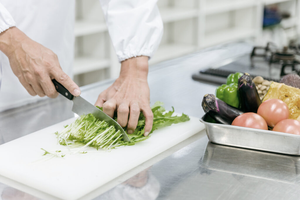 découpe salade cuisine collective